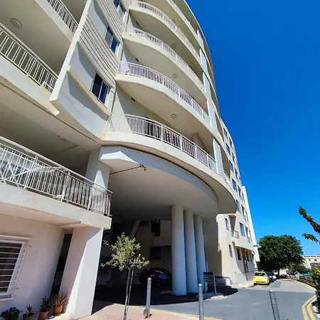 St Julians - Balluta 2 Bedroom San Ġiljan