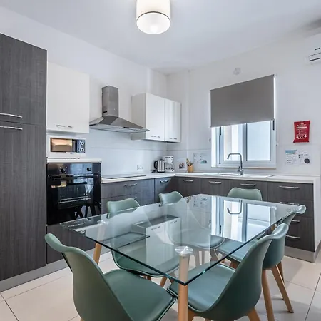 St Julians - Balluta 2 Bedroom * San Ġiljan