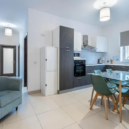 St Julians - Balluta 2 Bedroom Apartament
