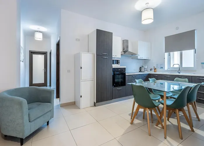 St Julians - Balluta 2 Bedroom *