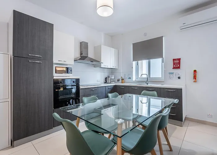 St Julians - Balluta 2 Bedroom * San Julián